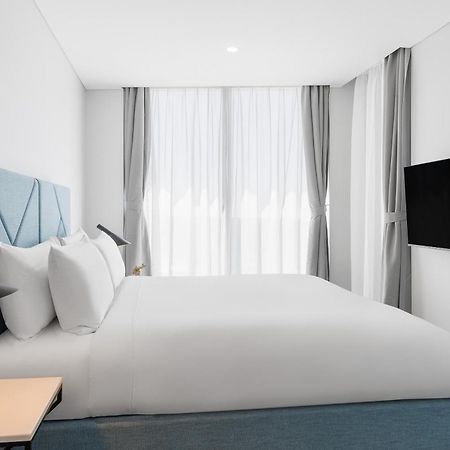 Meriton Suites Surfers Paradise Gold Coast Buitenkant foto A room at the hotel